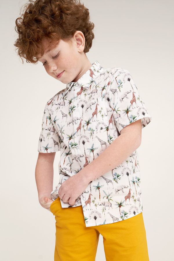 Light cotton short sleeves shirt Safari with snap buttons